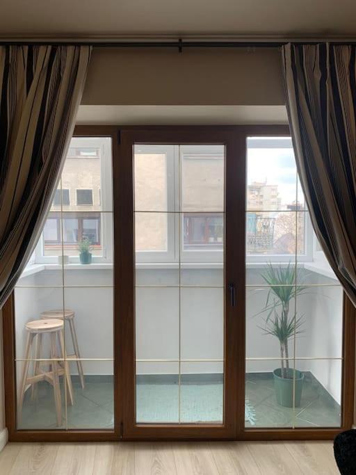 Wonderful University Studio بوخارست المظهر الخارجي الصورة